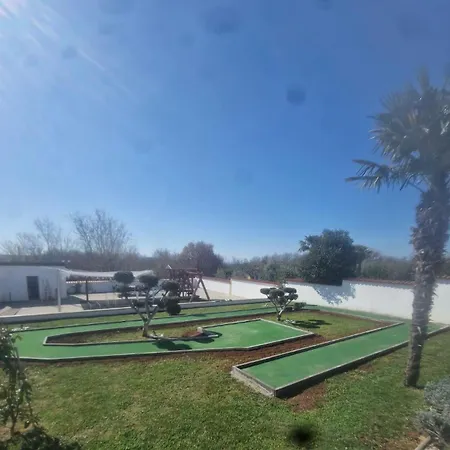 Anela Βίλα Πόρετς