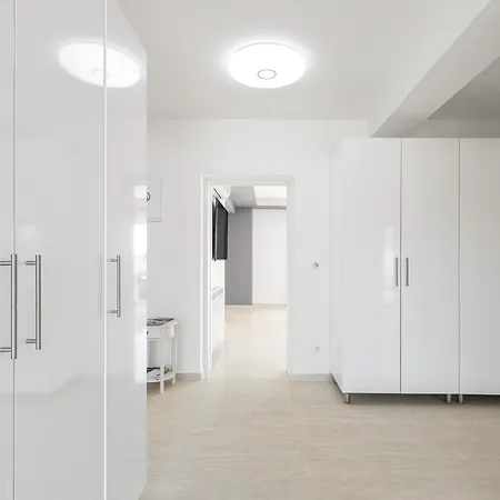 Anela Βίλα Πόρετς